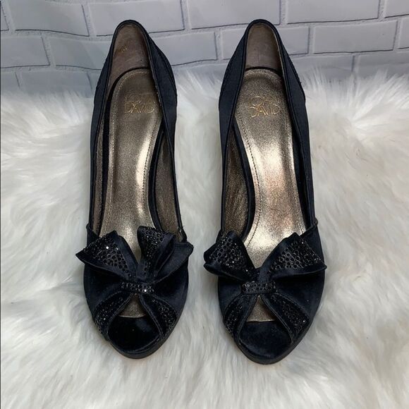 Joan & David Black Satin Bow Detailed Pump Sz 8.5 - Picture 2 of 6